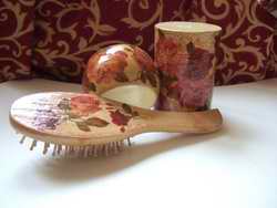 Деревянный набор из расчёски, салфетницы и стакана "Розариум".